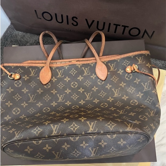 +Sold LOUIS VUITTON NEVERFULL TOTE - Picture 3 of 11